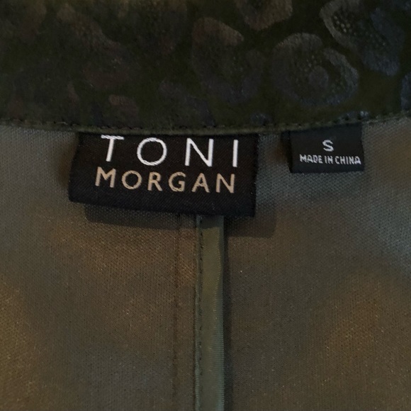 Leopard Print Blazer in a Shimmering Green Pattern by Toni Morgan - Picture 7 of 11